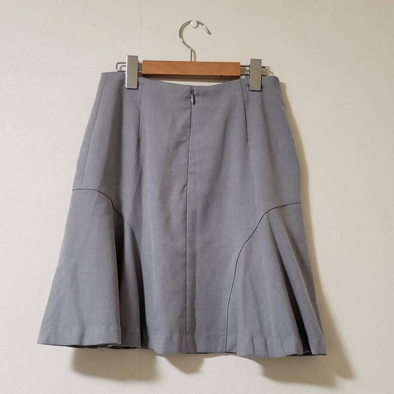エンネア Ennea スカート ひざ丈スカート 38 無地 灰 / グレー / レディース USED 古着 中古 10007627