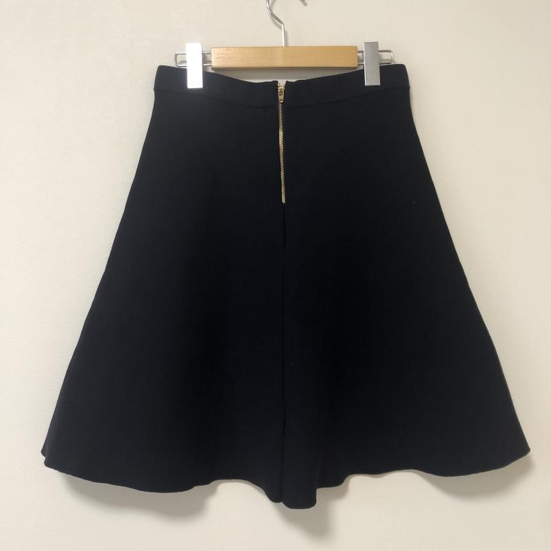 ナチュラルビューティーベーシック NATURAL BEAUTY BASIC スカート ひざ丈スカート M 無地 紺 / ネイビー / レディース USED 古着 中古 10010565