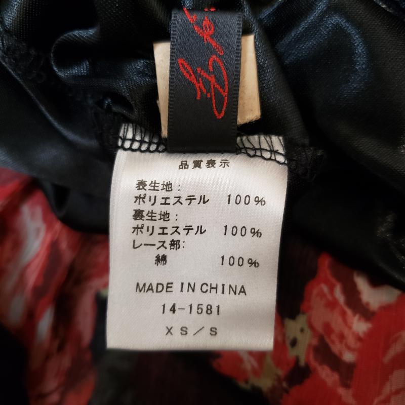 ピーチジョン PEACH JOHN ワンピース ひざ丈スカート S 花柄 黒 / ブラック / X 赤 / レッド / X 緑 / グリーン / レディース USED 古着 中古 10011440