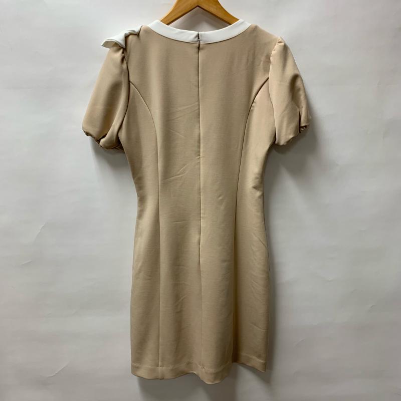 エミリアウィズ Emiria wiz ワンピース ひざ丈スカート M 無地 X 白 / ホワイト / X ベージュ / ベージュ / レディース USED 古着 中古 10014032