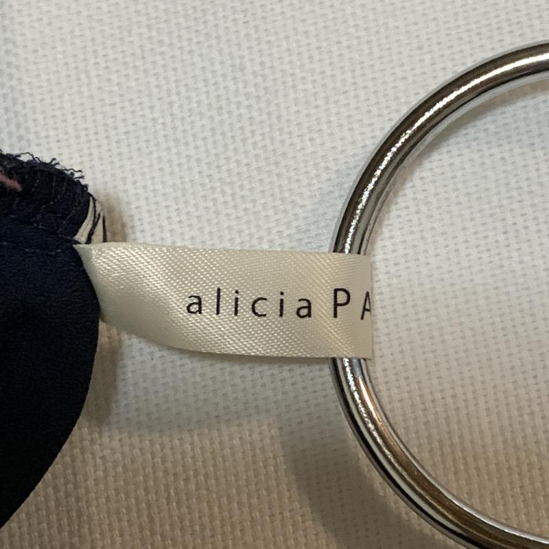 アリシアページボーイ alicia PAGEBOY タンクトップ タンクトップ FREE 花柄 紺 / ネイビー / レディース USED 古着 中古 10014910