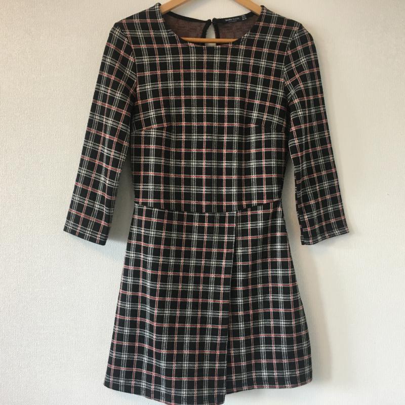 ベルシュカ Bershka ワンピース・ドレス・オールインワン ワンピース・ドレス・オールインワン S チェック X 総柄 黒 / ブラック / X 白 / ホワイト / X 赤 / レッド / レディース USED 古着 中古 10016313