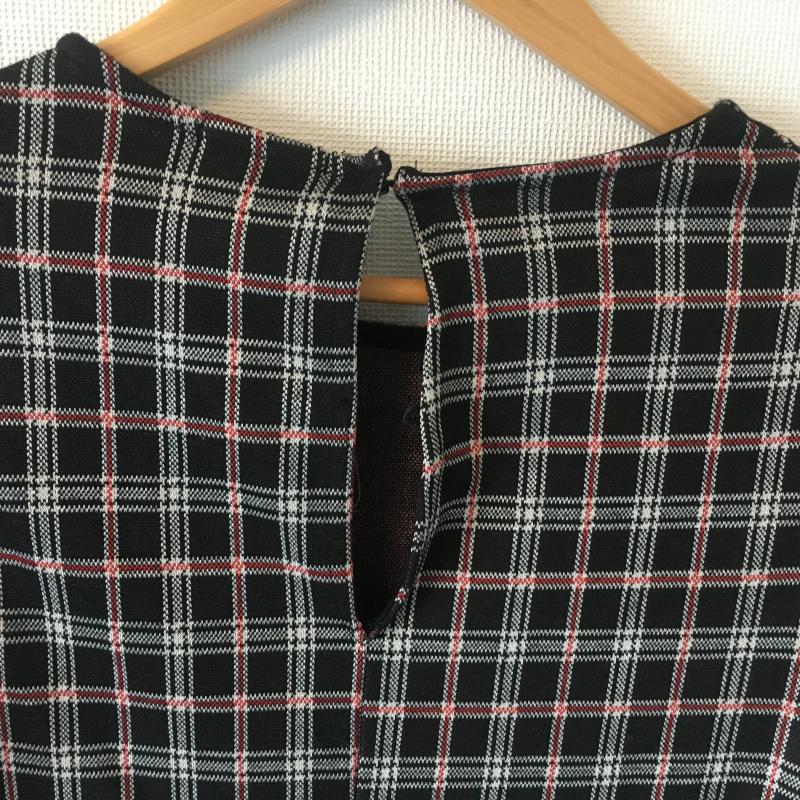 ベルシュカ Bershka ワンピース・ドレス・オールインワン ワンピース・ドレス・オールインワン S チェック X 総柄 黒 / ブラック / X 白 / ホワイト / X 赤 / レッド / レディース USED 古着 中古 10016313