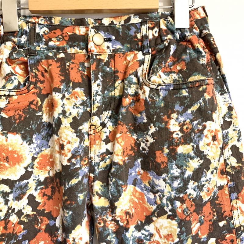 ダブルクローゼット w closet パンツ ワークパンツ、ペインターパンツ 花柄 黒 / ブラック / X 白 / ホワイト / X 橙 / オレンジ / X 青 / ブルー / レディース USED 古着 中古 10016767