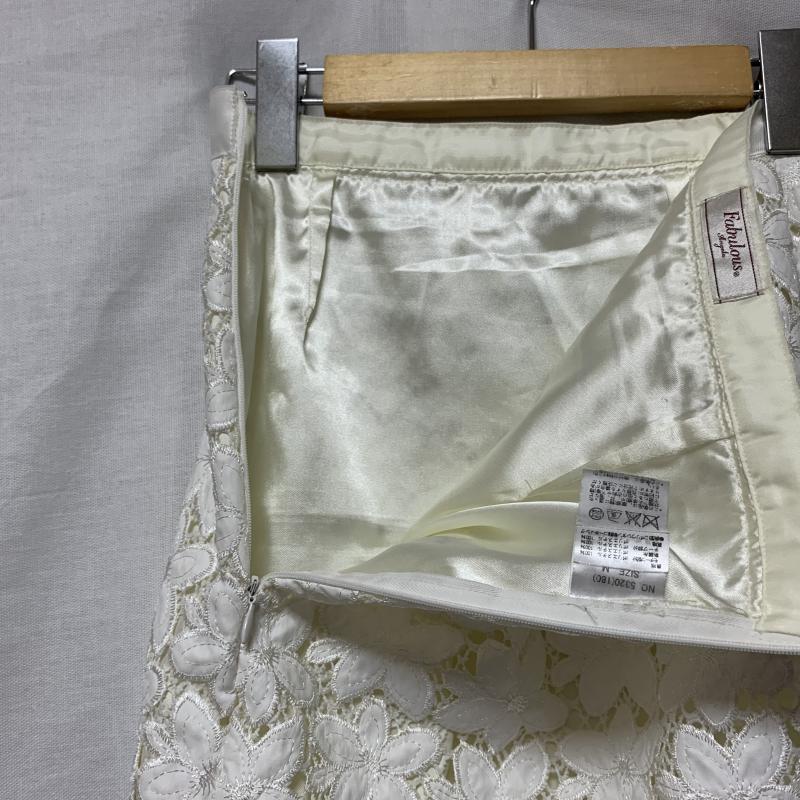 ファビュラス FABULOUS スカート ひざ丈スカート M 花柄 白 / ホワイト / レディース USED 古着 中古 10017267