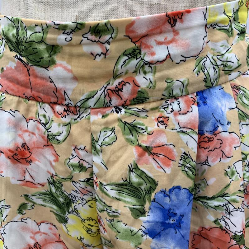 チャオパニック CIAOPANIC パンツ キュロット 花柄 M 花柄 ベージュ / ベージュ / X 赤 / レッド / X 黄 / イエロー / X 緑 / グリーン / X 水色 / ライトブルー / レディース USED 古着 中古 10022517