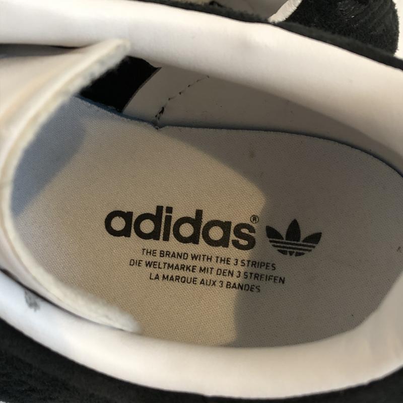 アディダス adidas スニーカー スニーカー ガゼル スウェード ローカット CQ2358 22.5cm 無地 X ロゴ、文字 X プリント X ワンポイント 黒 / ブラック / X 白 / ホワイト / メンズ USED 古着 中古 10029369