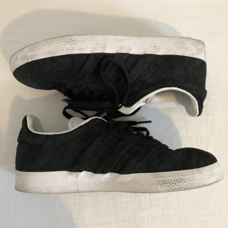 アディダス adidas スニーカー スニーカー ガゼル スウェード ローカット CQ2358 22.5cm 無地 X ロゴ、文字 X プリント X ワンポイント 黒 / ブラック / X 白 / ホワイト / メンズ USED 古着 中古 10029369