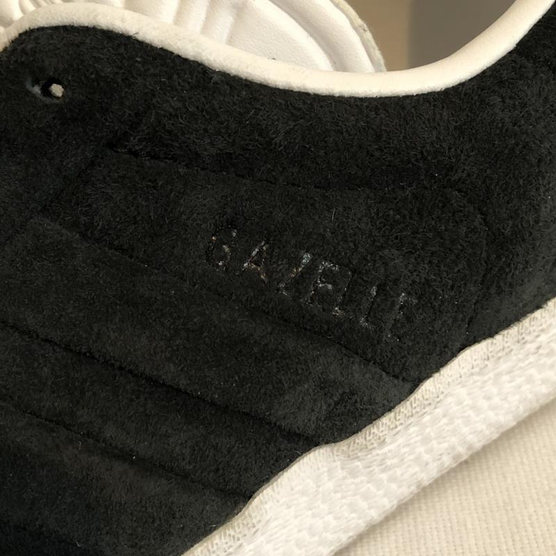 アディダス adidas スニーカー スニーカー ガゼル スウェード ローカット CQ2358 22.5cm 無地 X ロゴ、文字 X プリント X ワンポイント 黒 / ブラック / X 白 / ホワイト / メンズ USED 古着 中古 10029369