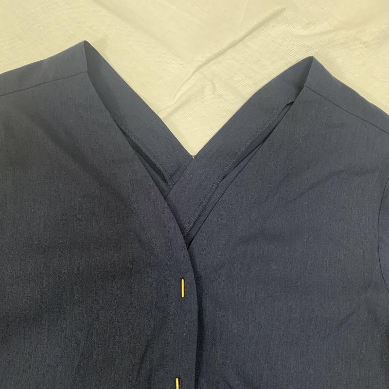 トゥエルブ アジェンダ 12Twelve Agenda シャツ、ブラウス 長袖 Vネックマエアキボタン 9 無地 紺 / ネイビー / レディース USED 古着 中古 10031128