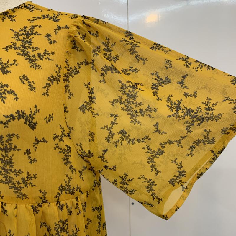 アズールバイマウジー AZUL BY MOUSSY カットソー 半袖 タグ付 M 総柄 X 花柄 黄 / イエロー /  レディース USED 古着 中古 10034617