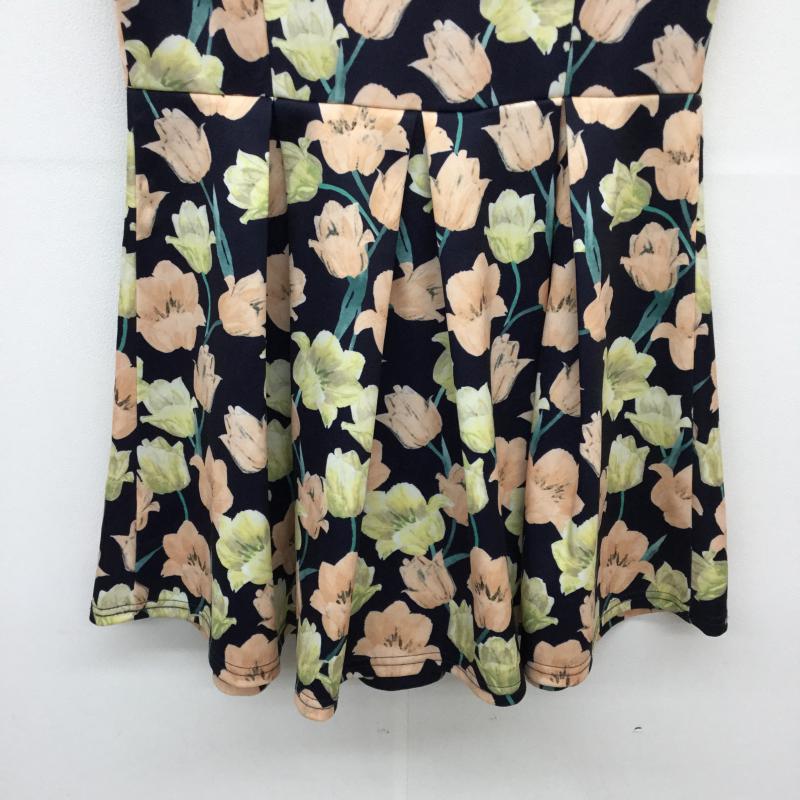 セシルマクビー CECIL McBEE トップス トップス ノースリーブ M 花柄 紺 / ネイビー / レディース USED 古着 中古 10034663