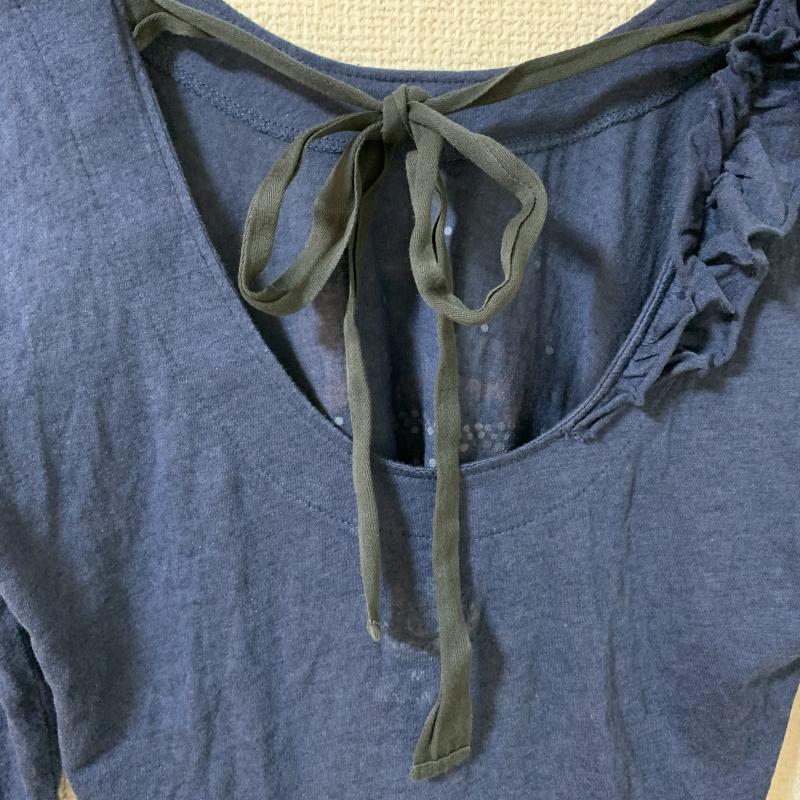 ジューシークチュール JUICY COUTURE カットソー 長袖 M ロゴ、文字 X 花柄 X プリント X 無地 紺 / ネイビー /  レディース USED 古着 中古 10035674