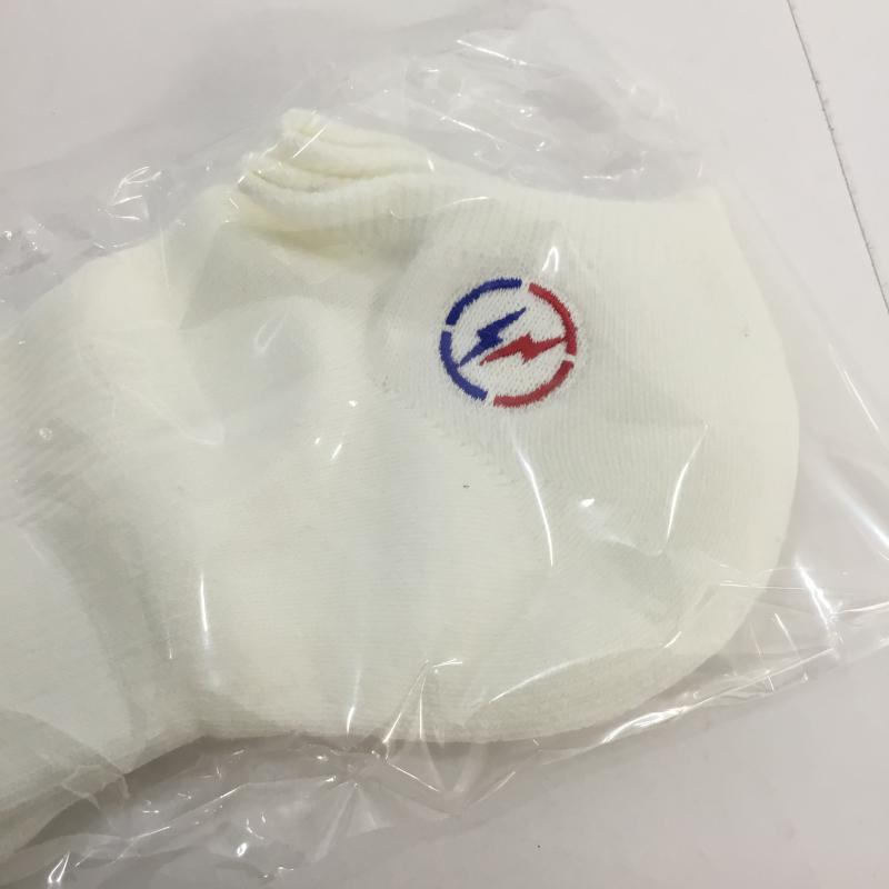 フラグメント FRAGMENT ファッション小物 ファッション小物 THE CONVENI × FRAGMENT 19FW FRAGMENT SNEAKER SOX White 箱有 FREE 無地 X ロゴ、文字 白 / ホワイト / メンズ USED 古着 中古 10043698