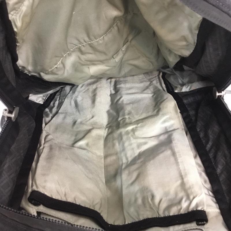 パタゴニア patagonia リュックサック、デイパック リュックサック、デイバッグ チャコールグレー / チャコールグレー / X 黒 / ブラック / X 灰 / グレー / メンズ USED 古着 中古 10044095