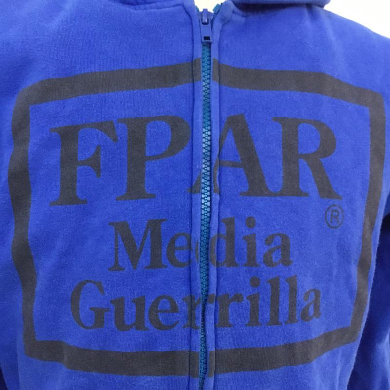 フォーピーエーアールメディアゲリラ FPARMEDIAGUERRILLA パーカー 長袖 ジップアップ ロゴ 2 ロゴ、文字 青 / ブルー / メンズ USED 古着 中古 10054781