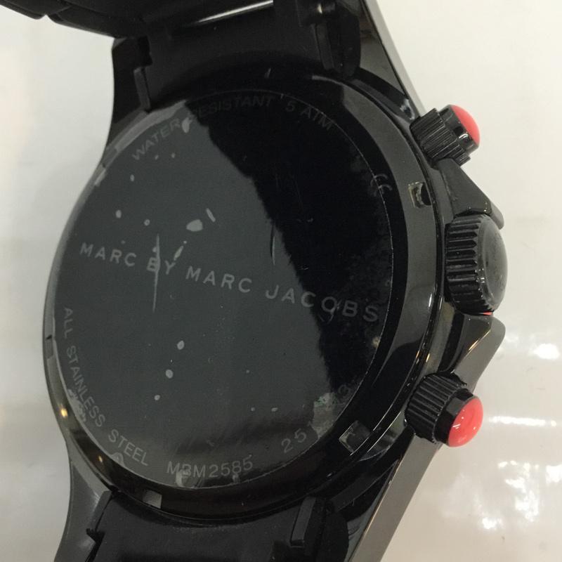 マークバイマークジェイコブス MARC by MARC JACOBS 腕時計 アナログ(クォーツ式) MBM2585 無地 黒 / ブラック / X 赤 / レッド / メンズ USED 古着 中古 10054950