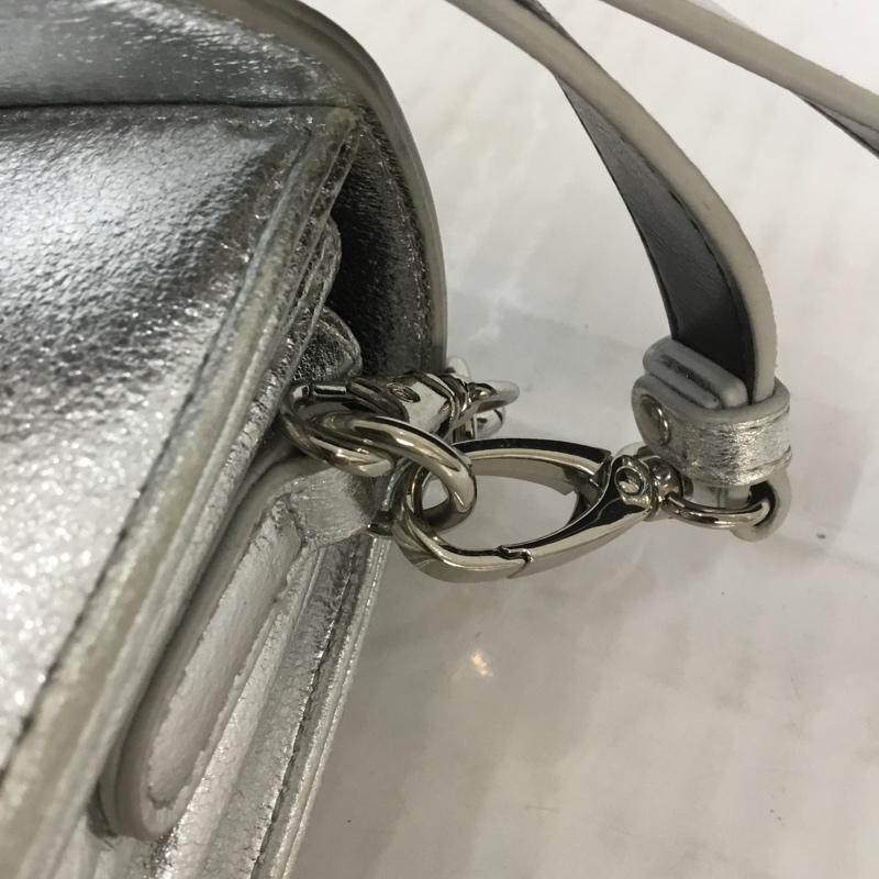 ジーナシス JEANASIS ショルダーバッグ ショルダーバッグ ハンドバック クラッチバック ショルダーバック 無地 銀 / シルバー / レディース USED 古着 中古 10065068