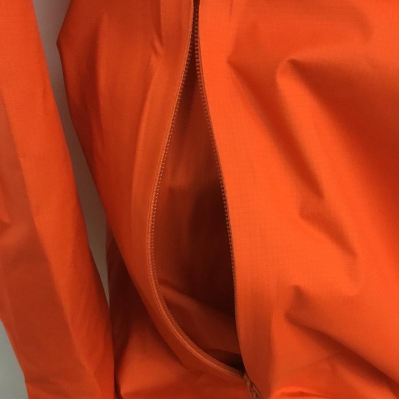 マムート Mammut ジャケット、上着 ジャンパー、ブルゾン 1010-27090 Convey Pro GTX HS Hooded Jacket マンテンパーカー L ロゴ、文字 橙 / オレンジ / メンズ USED 古着 中古 10070330