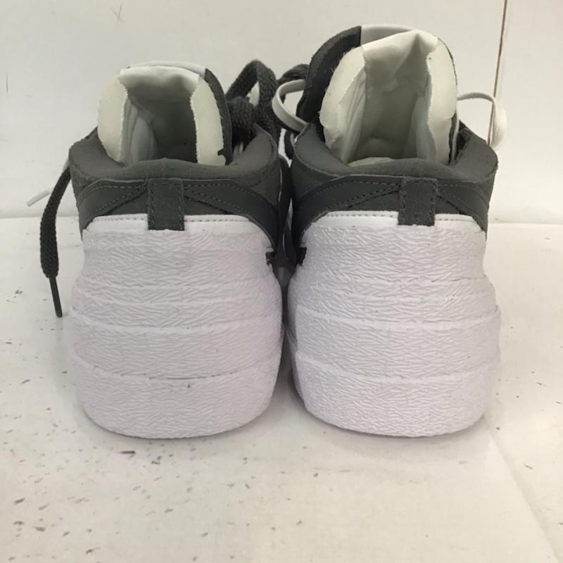 ナイキ NIKE スニーカー スニーカー DD1877 002 BLAZER LOW sacai 28cm 箱有 28.0cm ロゴ、文字 灰 / グレー / X 白 / ホワイト / メンズ USED 古着 中古 10071166