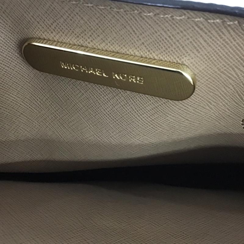 マイケルコース MICHAEL KORS ショルダーバッグ ショルダーバッグ ハンドバッグ 2WAY スクエア ロゴ、文字 ベージュ / ベージュ / レディース USED 古着 中古 10079195