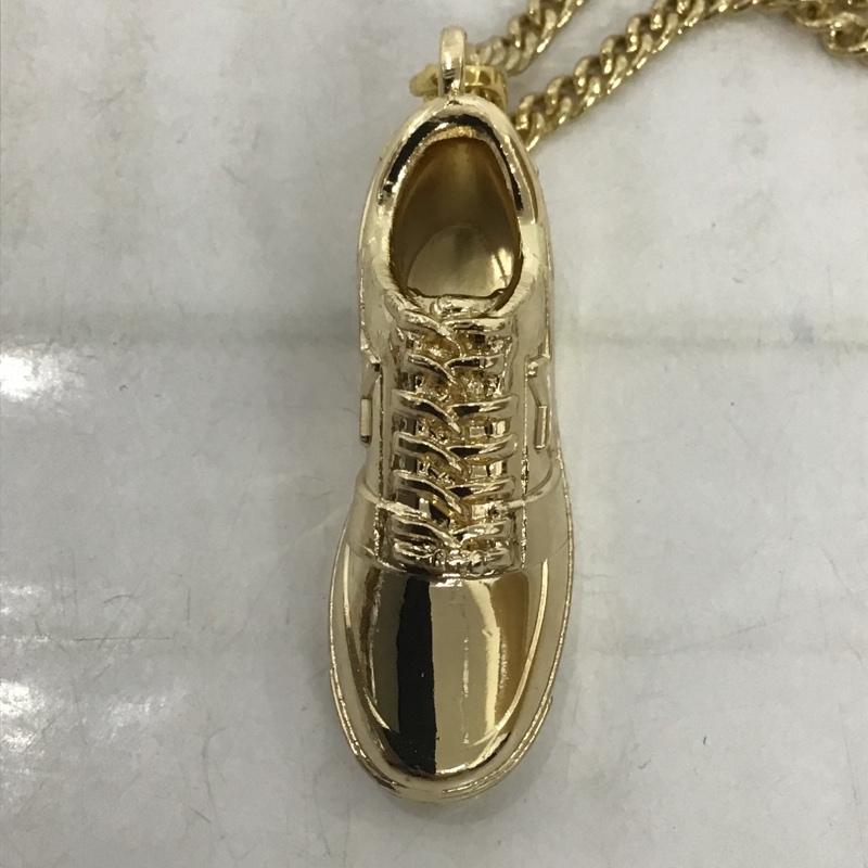 アベイシングエイプ A BATHING APE アクセサリー ネックレス、ペンダント BAPE STA スニーカー 箱有 金 / ゴールド / メンズ USED 古着 中古 10081391