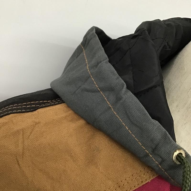 カーハート Carhartt ジャケット、上着 ジャケット、ブレザー マウンテンパーカー ロゴ、文字 マルチカラー / マルチカラー / メンズ USED 古着 中古 10087707