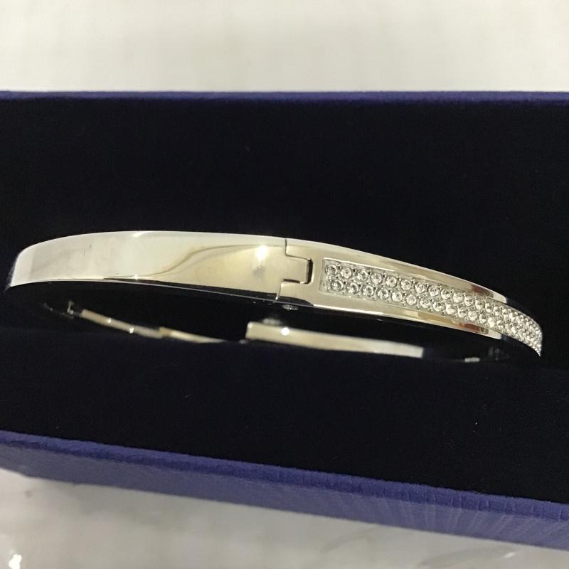 スワロフスキー SWAROVSKI アクセサリー ブレスレット、バングル GET NARROW 箱有 無地 銀 / シルバー / レディース USED 古着 中古 10087847