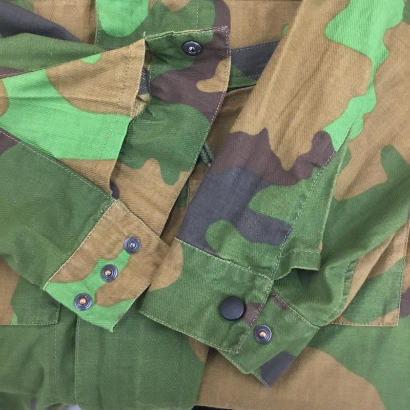ユーズドクロージング used clothes シャツ、ブラウス 長袖 ミリタリー シャツ ジャケット フランス軍 ジップアップ カモフラージュ柄・迷彩 カーキ / カーキ /  メンズ USED 古着 中古 10089207