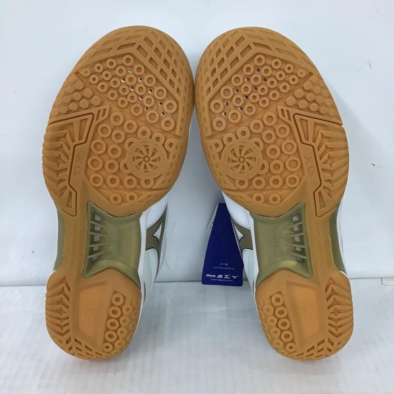 ミズノ MIZUNO シューズ シューズ 71GA210050 WAVE FANG PRO バドミントンシューズ 29cm 箱有 29.0cm 白 / ホワイト / X 金 / ゴールド / メンズ USED 古着 中古 10089770