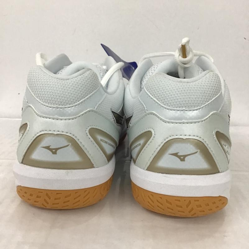 ミズノ MIZUNO シューズ シューズ 71GA210050 WAVE FANG PRO バドミントンシューズ 29cm 箱有 29.0cm 白 / ホワイト / X 金 / ゴールド / メンズ USED 古着 中古 10089770