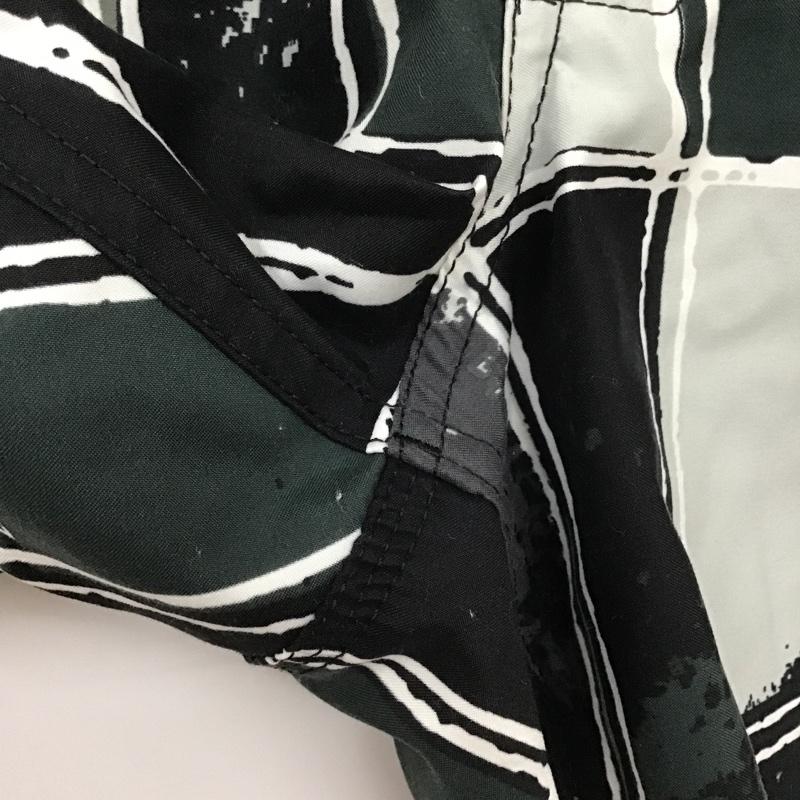 ボルコム VOLCOM パンツ ショートパンツ サーフショーツ 30 総柄 マルチカラー / マルチカラー / メンズ USED 古着 中古 10090239