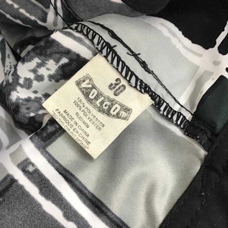 ボルコム VOLCOM パンツ ショートパンツ サーフショーツ 30 総柄 マルチカラー / マルチカラー / メンズ USED 古着 中古 10090239