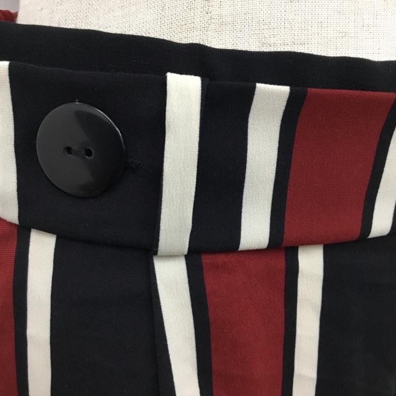 ザラティーアールエフ ZARA TRF ボトムス ボトムス ストライプ カジュアルパンツ フォーマルパンツ 26 ストライプ 白 / ホワイト / X 黒 / ブラック / X 赤 / レッド / レディース USED 古着 中古 10090317