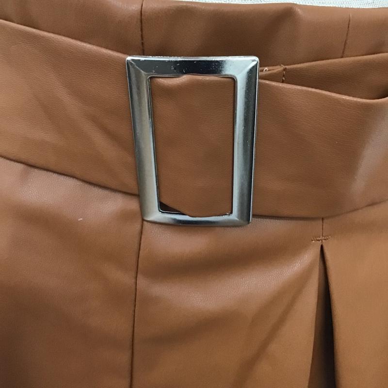 エモダ EMODA パンツ ショートパンツ 041750750001-01 フェイクレザーハイウエストショートパンツ S 無地 キャメル / キャメル / レディース USED 古着 中古 10091413