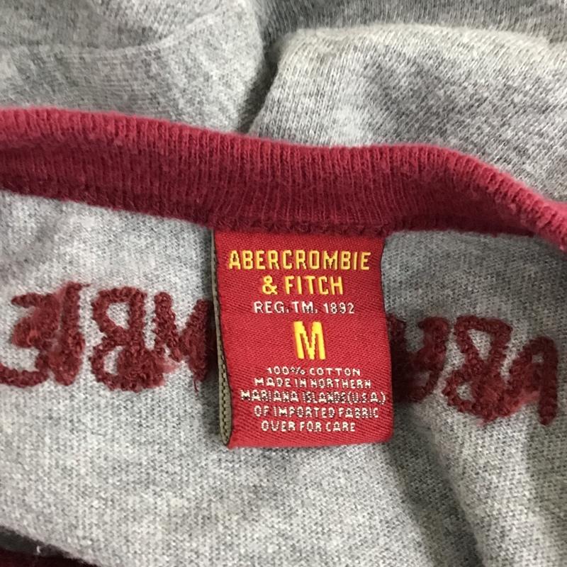 アバクロンビーアンドフィッチ ABERCROMBIE&FITCH Tシャツ 半袖 ナンバリングTee M ワンポイント 灰 / グレー / X えんじ / ワインレッド / X 橙 / オレンジ / メンズ USED 古着 中古 10092919