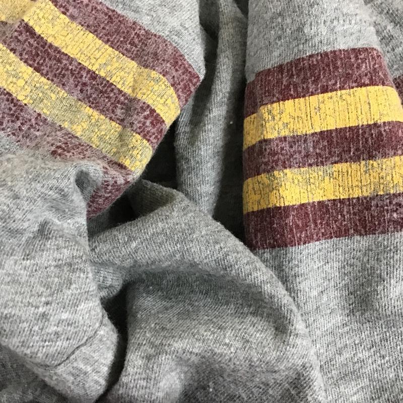 アバクロンビーアンドフィッチ ABERCROMBIE&FITCH Tシャツ 半袖 ナンバリングTee M ワンポイント 灰 / グレー / X えんじ / ワインレッド / X 橙 / オレンジ / メンズ USED 古着 中古 10092919