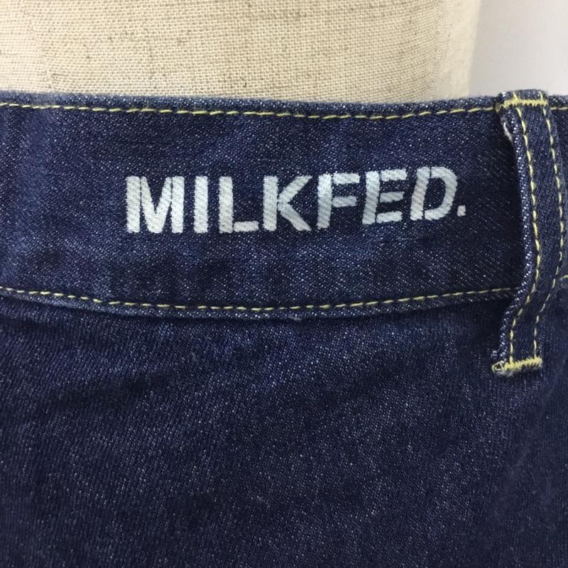 ミルクフェド MILKFED. パンツ デニム、ジーンズ 03181605 ワイドパンツ S ロゴ、文字 インディゴ / インディゴ / レディース USED 古着 中古 10095006