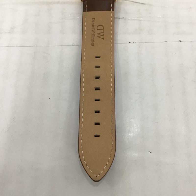 ダニエルウェリントン Daniel Wellington 腕時計 アナログ(クォーツ式) Classic B40R5 レザーベルト 箱有 ロゴ、文字 茶 / ブラウン / X 金 / ゴールド / X 白 / ホワイト / メンズ USED 古着 中古 10095351