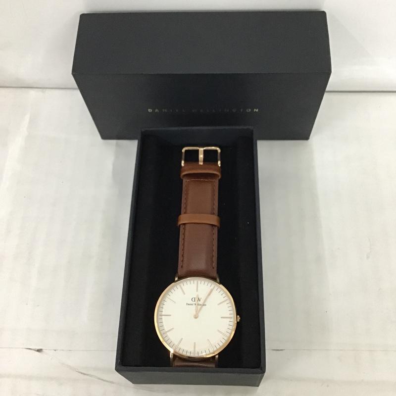 ダニエルウェリントン Daniel Wellington 腕時計 アナログ(クォーツ式) Classic B40R5 レザーベルト 箱有 ロゴ、文字 茶 / ブラウン / X 金 / ゴールド / X 白 / ホワイト / メンズ USED 古着 中古 10095351