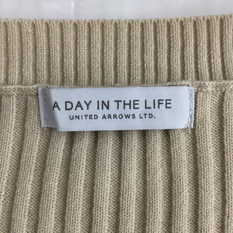 アデイインザライフ ユナイテッドアローズ A day in the life UNITED ARROWS ニット、セーター 長袖 6413-699-0281 キーネック 無地 ベージュ / ベージュ / レディース USED 古着 中古 10095592