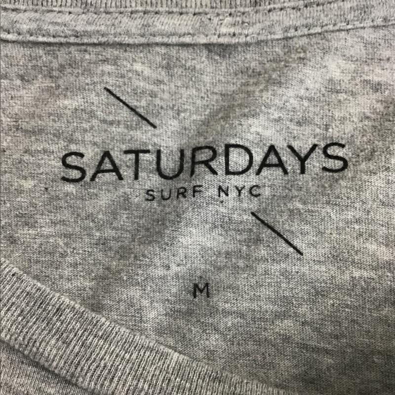 サタデーズ SATURDAYS Tシャツ 半袖 半袖カットソー プリントTシャツ クルーネックカットソー M ロゴ、文字 灰 / グレー / メンズ USED 古着 中古 10097855
