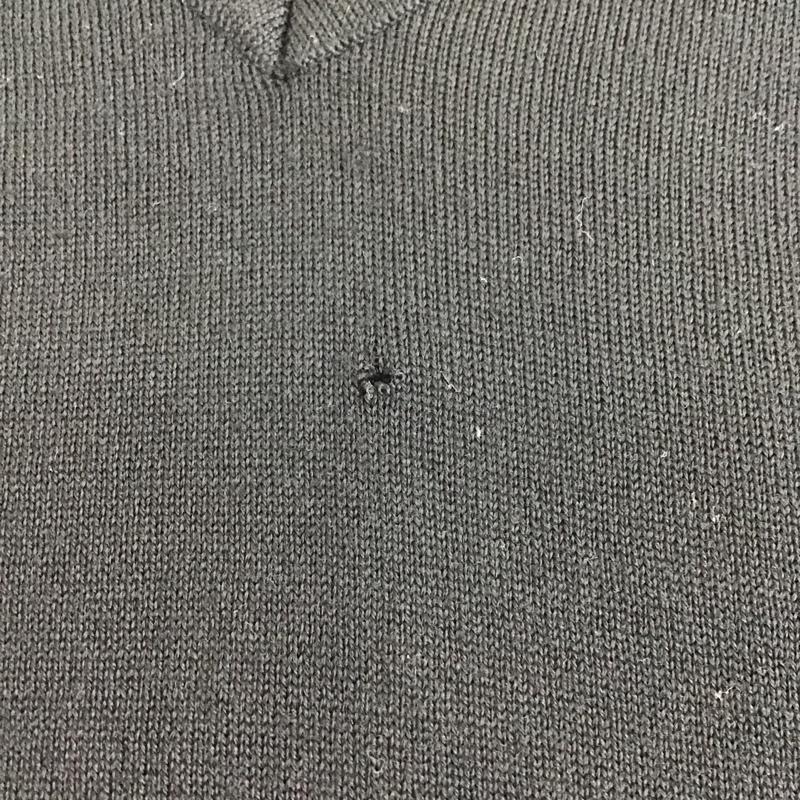 ラコステ LACOSTE ベスト ベスト ウール Vネック プルオーバー ワニ S ワンポイント 黒 / ブラック / メンズ USED 古着 中古 10098427