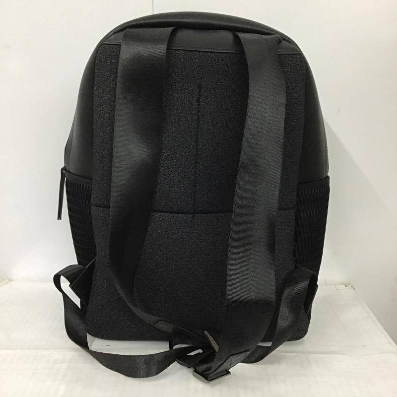 キュー バッグ パリ q bag paris リュックサック、デイパック リュックサック、デイバッグ ポーチ付き ロゴ、文字 黒 / ブラック / レディース USED 古着 中古 10098514
