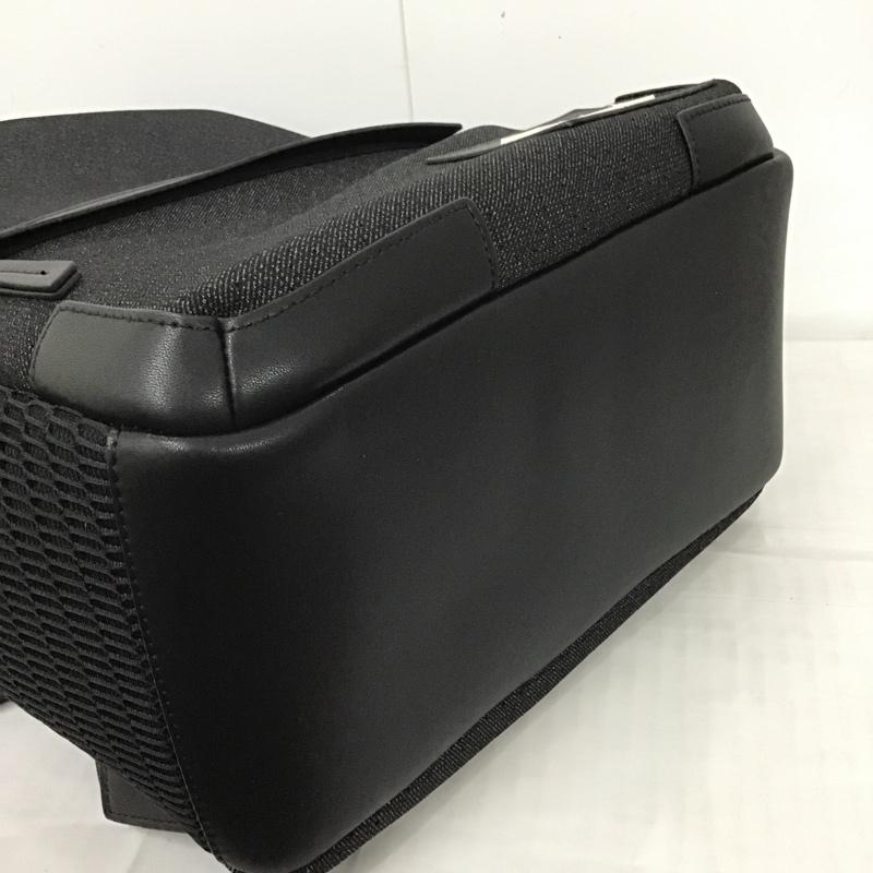 キュー バッグ パリ q bag paris リュックサック、デイパック リュックサック、デイバッグ ポーチ付き ロゴ、文字 黒 / ブラック / レディース USED 古着 中古 10098514