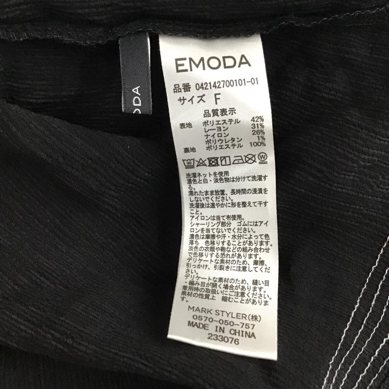 エモダ EMODA カットソー 半袖 042142700101-01 バックオープンショートトップ 半袖カットソー ショート丈カットソー Vネック FREE 無地 黒 / ブラック /  レディース USED 古着 中古 10099087