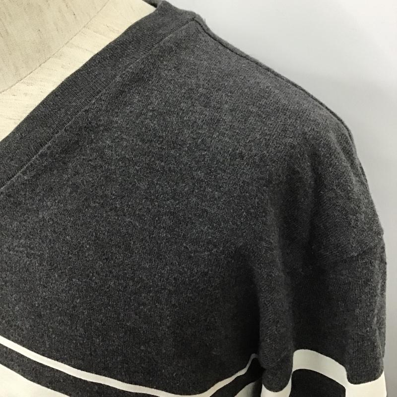 エフエイティー FAT Tシャツ 半袖 半袖カットソー プリントTシャツ Vネックカットソー ロゴ、文字 灰 / グレー / メンズ USED 古着 中古 10101920