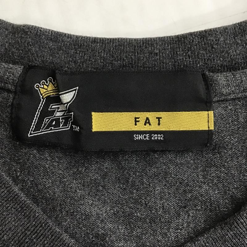 エフエイティー FAT Tシャツ 半袖 半袖カットソー プリントTシャツ Vネックカットソー ロゴ、文字 灰 / グレー / メンズ USED 古着 中古 10101920