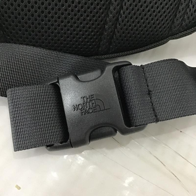 ザノースフェイス THE NORTH FACE ウエストバッグ ウエストバッグ NM71904 SWEEP ボディバッグ ロゴ、文字 灰 / グレー / メンズ USED 古着 中古 10102072