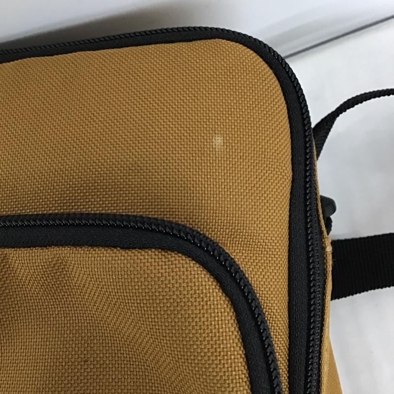 カーハート Carhartt ショルダーバッグ ショルダーバッグ 8922070002 Legacy Cross Body Gear ロゴ、文字 茶 / ブラウン / X 黒 / ブラック / メンズ USED 古着 中古 10102450